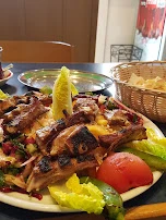 Lammrippchen Mit Reis Und Salat